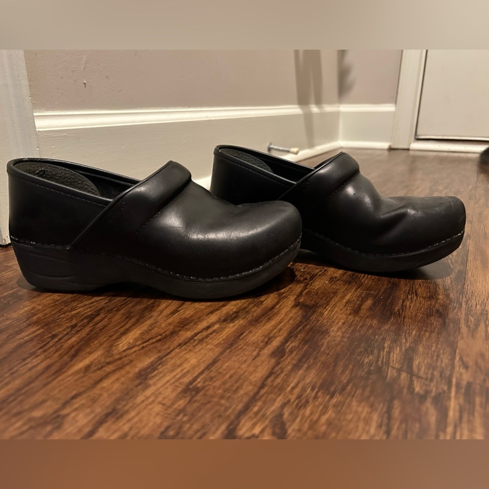 Dansko size 36 nurse clogs